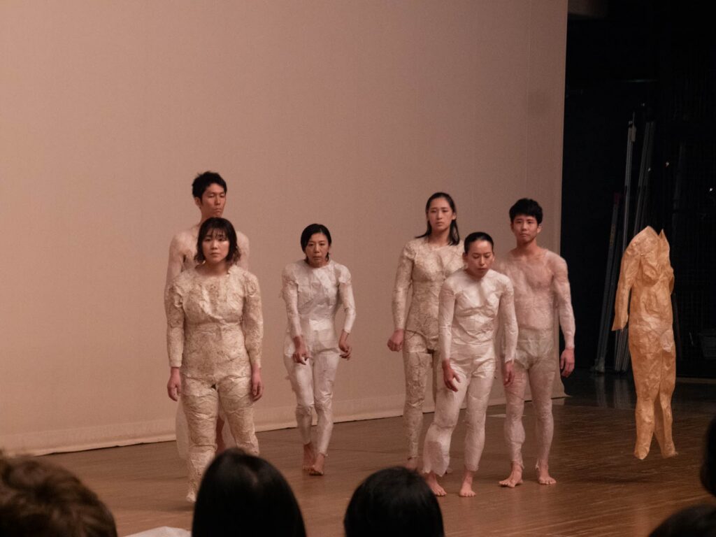 フランス/イスラエル/日本 国際共同ラボ　土佐和紙×現代サーカス「Matières　マチエール」