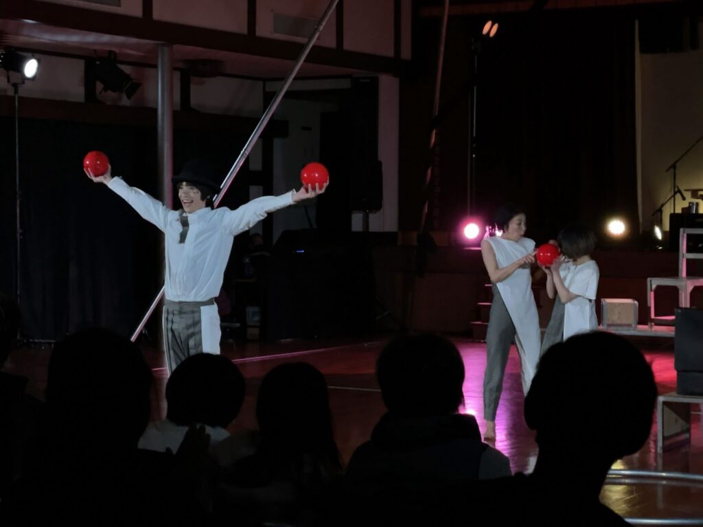 現代サーカス公演「無重力カルテット」